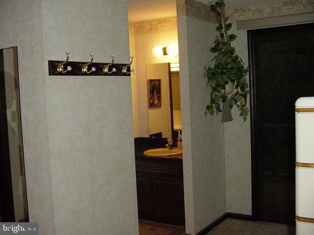 987 Nissley Road Lancaster, PA 17601 - Photo 4 of 15 Gallery Image 4