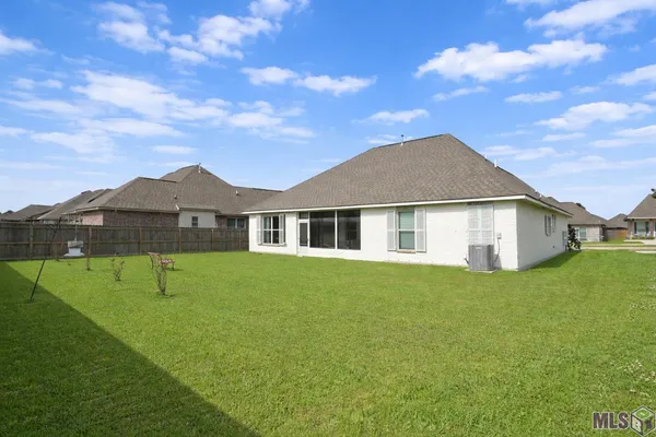 $365,000 | 126 Kingswood Avenue, Thibodaux, LA 70301