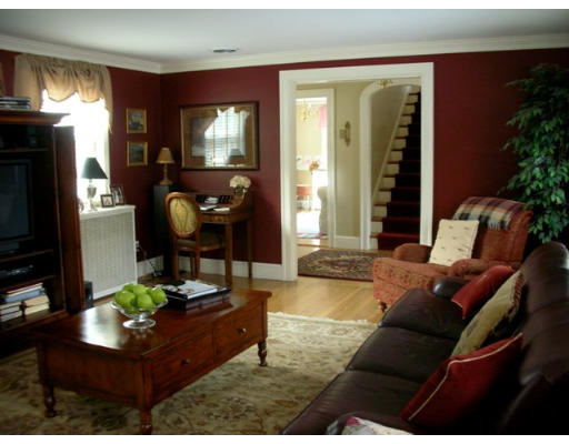 4 Grantland Road Wellesley, MA 02481 - Photo 6 of 8