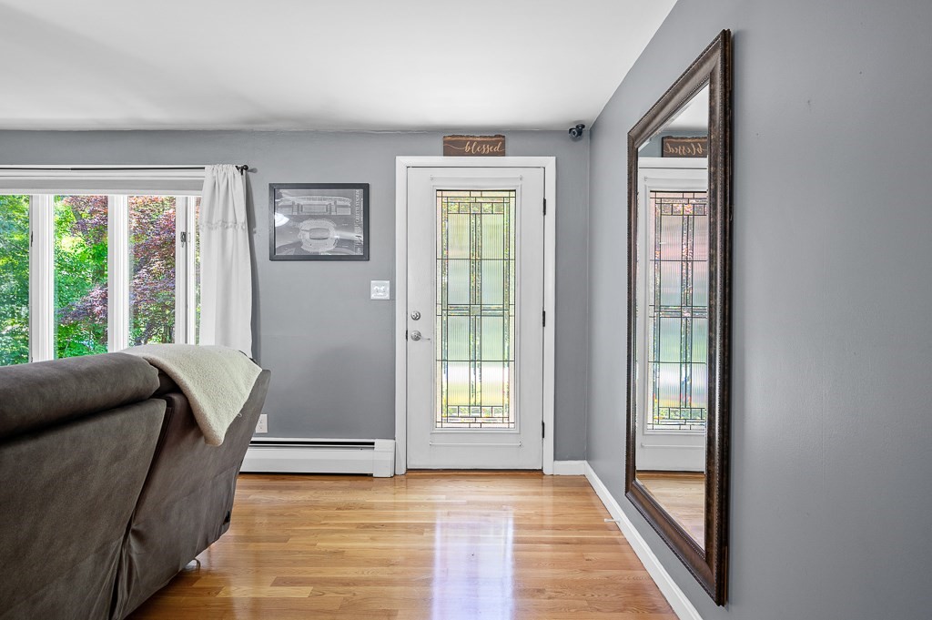 29 Carr Street Sutton, MA 01590 - Photo 5 of 41