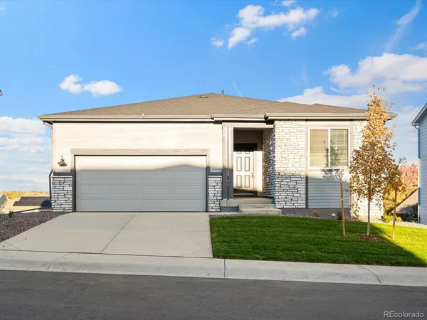 a front view of house with yard