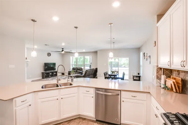 $2,200 | 817 Desaix Drive, Georgetown, TX 78628