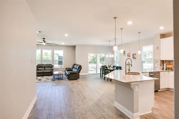 $2,200 | 817 Desaix Drive, Georgetown, TX 78628