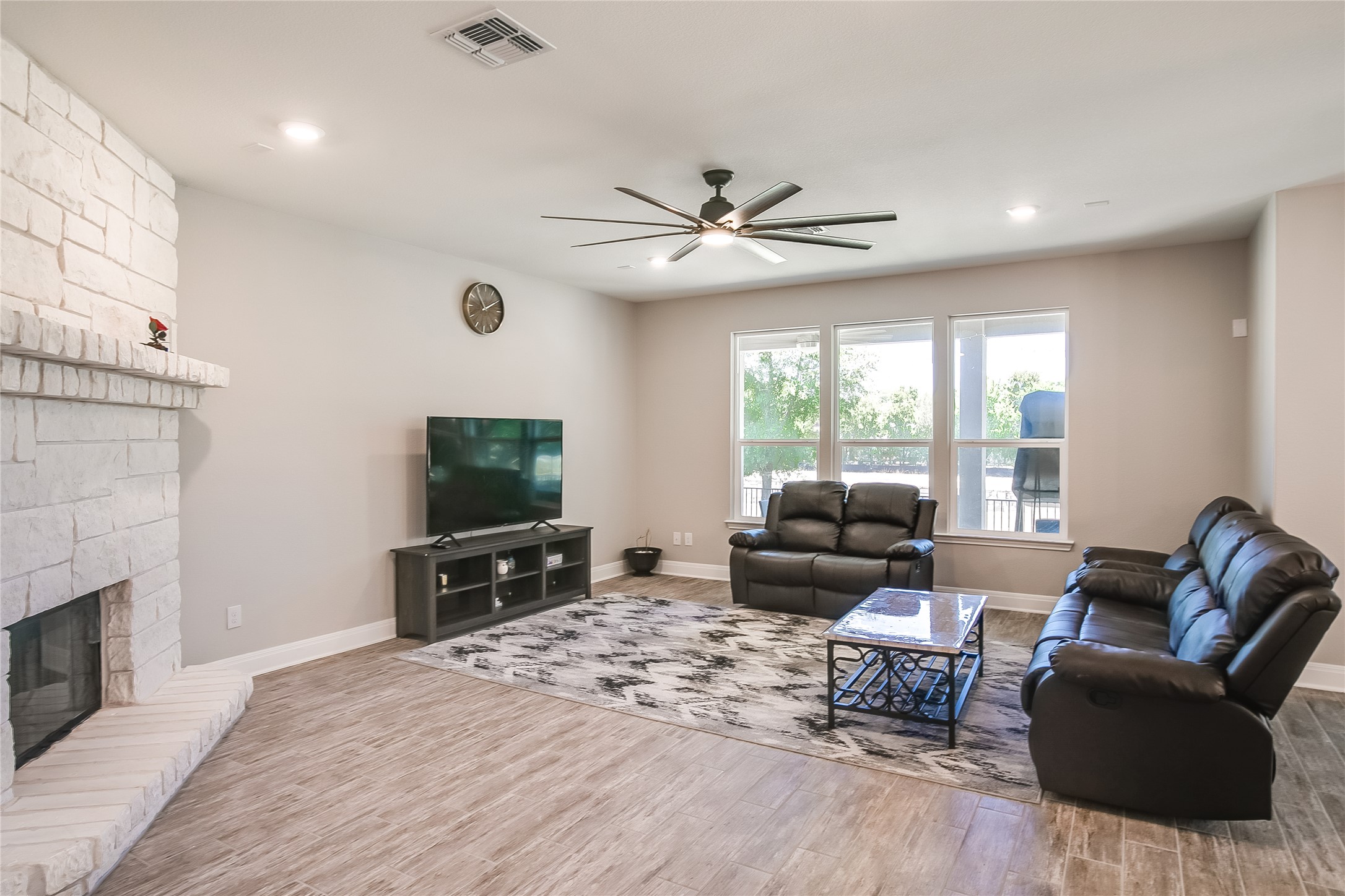 817 Desaix Drive Georgetown, TX 78628 - Photo 6 of 29