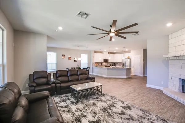 $2,200 | 817 Desaix Drive, Georgetown, TX 78628