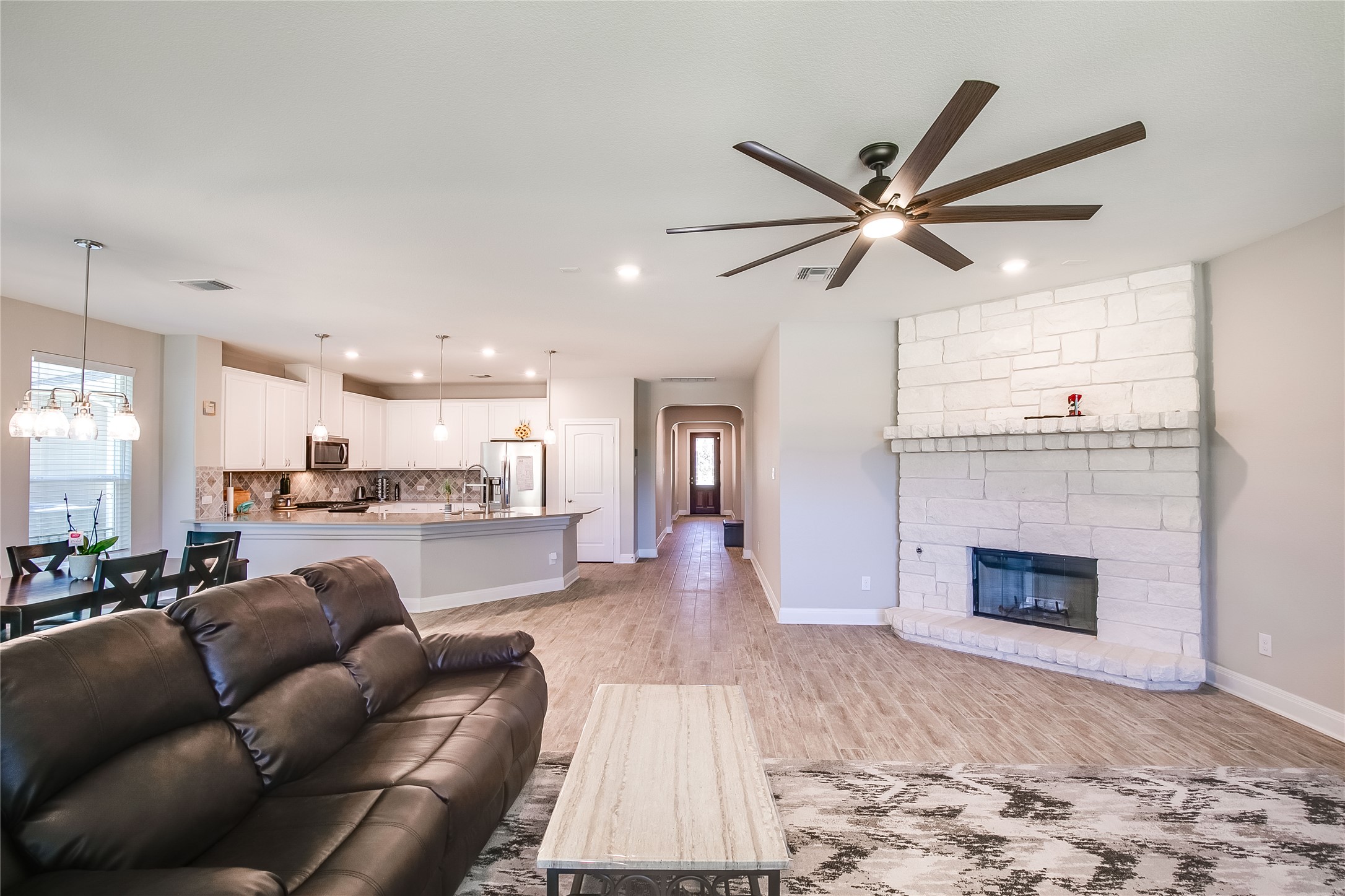 817 Desaix Drive Georgetown, TX 78628 - Photo 8 of 29