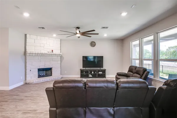 $2,200 | 817 Desaix Drive, Georgetown, TX 78628