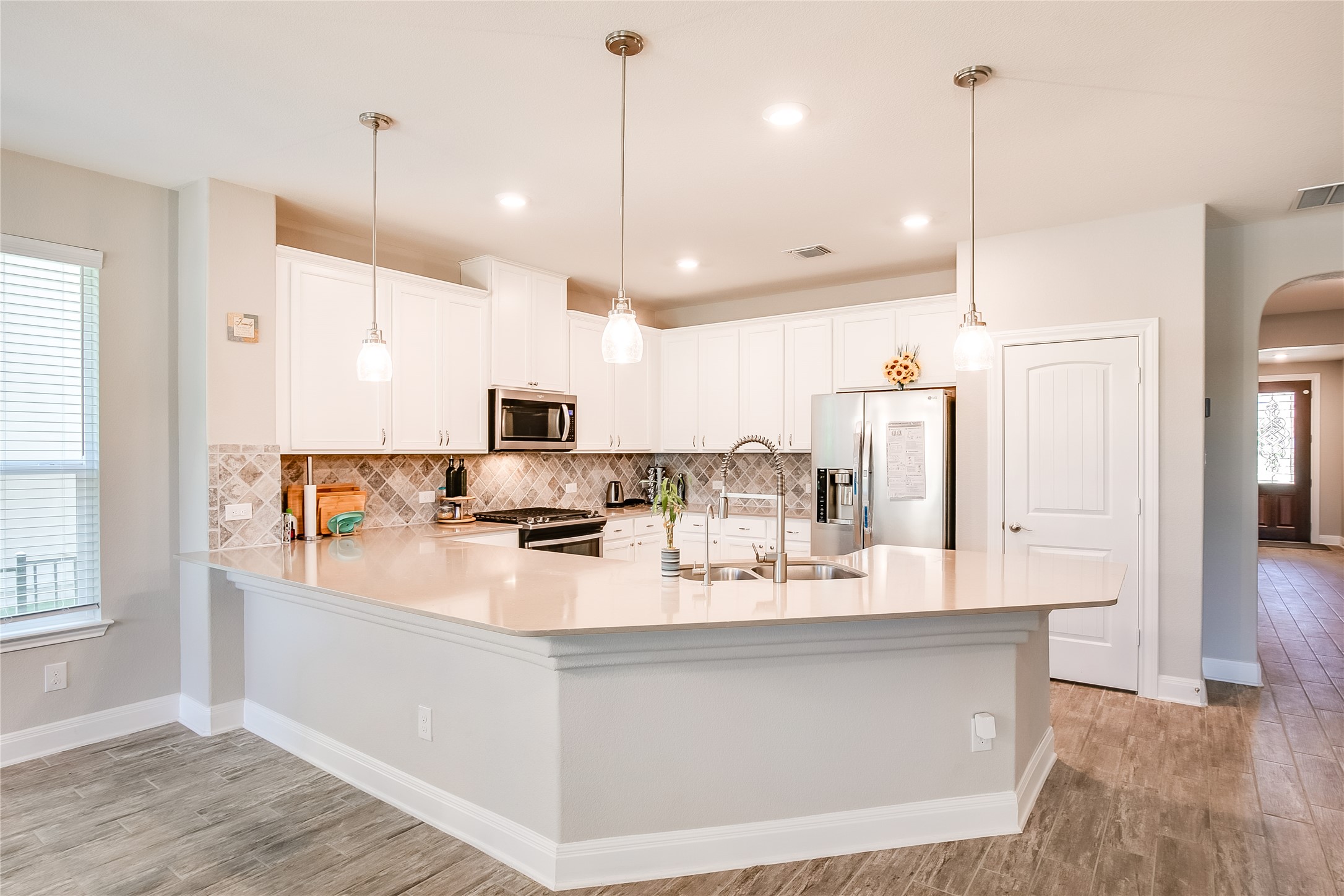 817 Desaix Drive Georgetown, TX 78628 - Photo 10 of 29