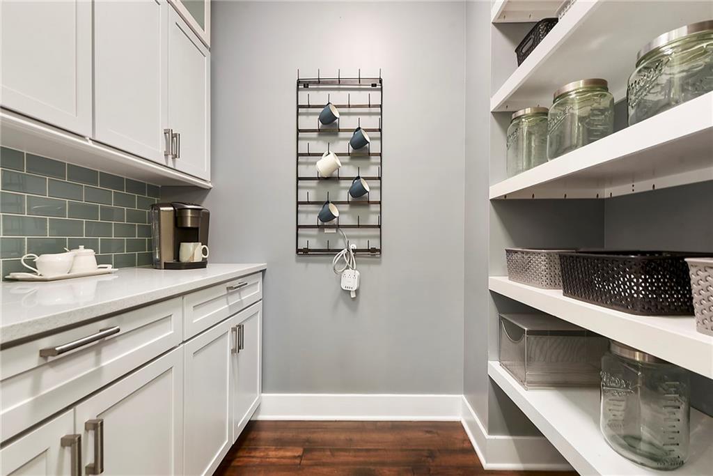 220 Bonnie View Drive Wexford, PA 15090 - Photo 13 of 50 Butlers pantry