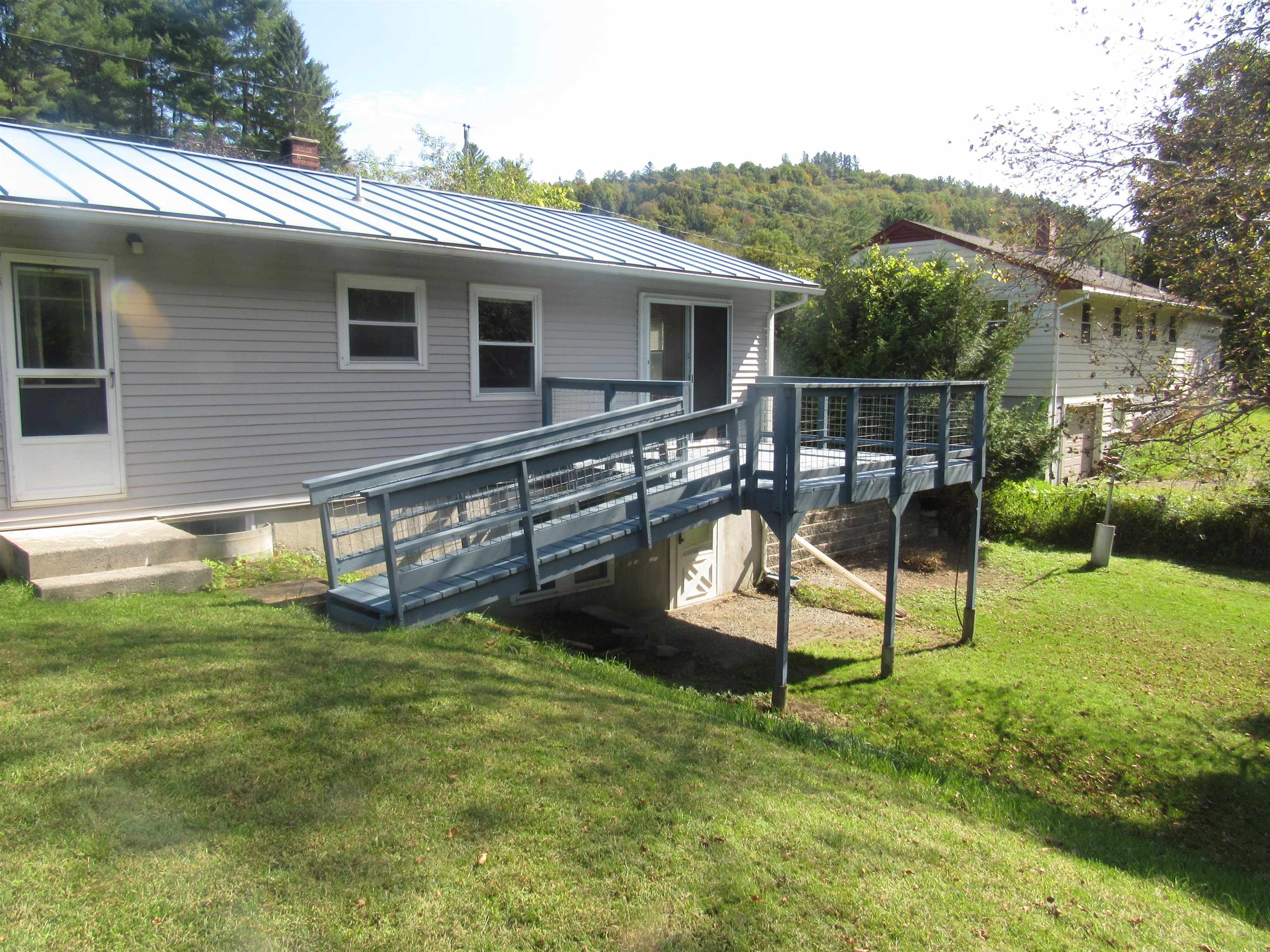 156 Sunset Drive St. Johnsbury, VT 05819 - Photo 13 of 34