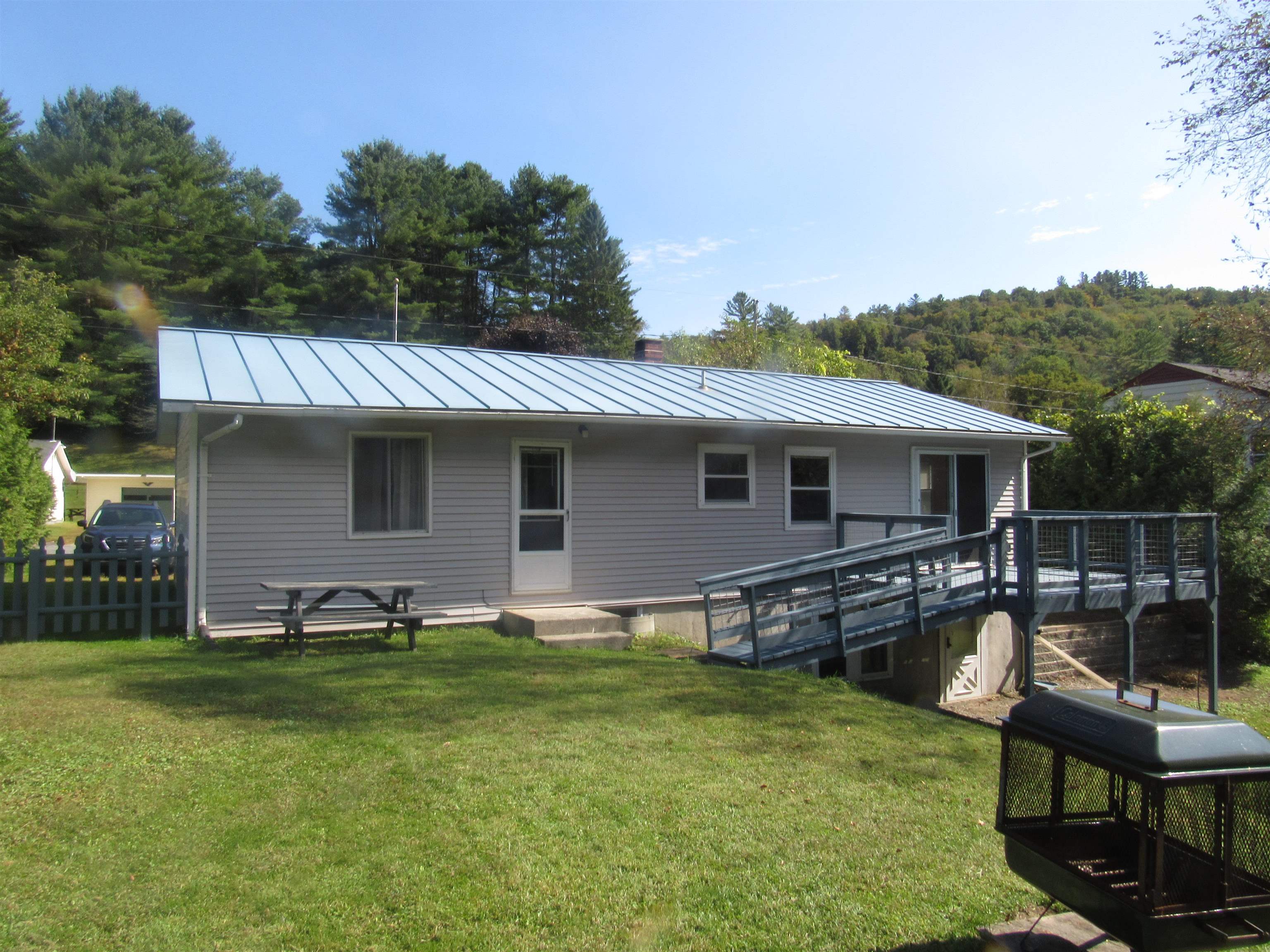 156 Sunset Drive St. Johnsbury, VT 05819 - Photo 2 of 34