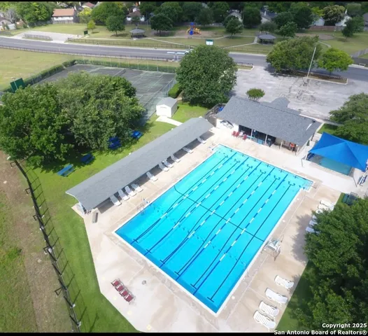 a view of a yard with a sitting area