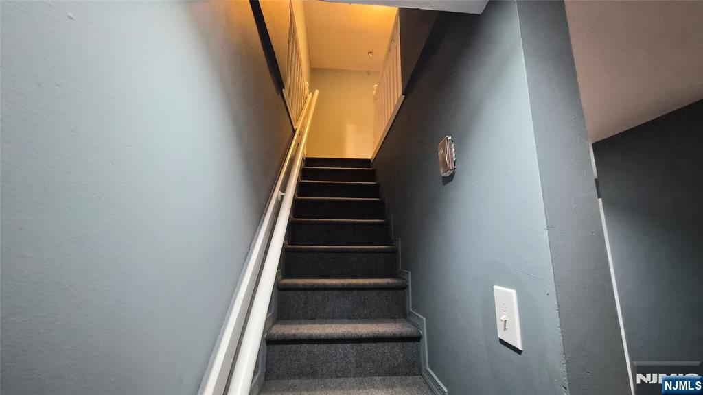 104 Wallington Avenue Wallington, NJ 07057 - Photo 9 of 20