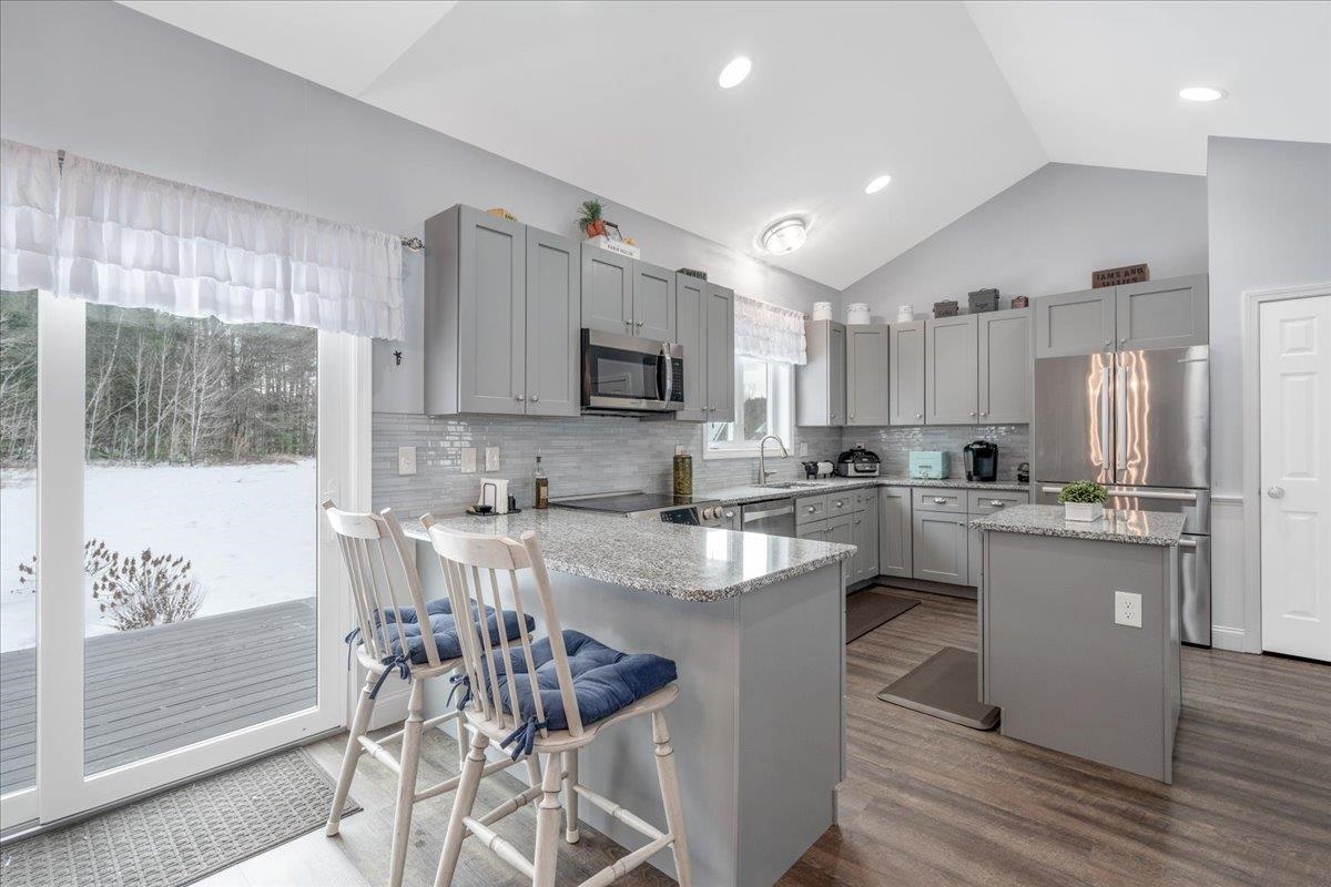 18 Memory Lane Loudon, NH 03307 - Photo 7 of 60