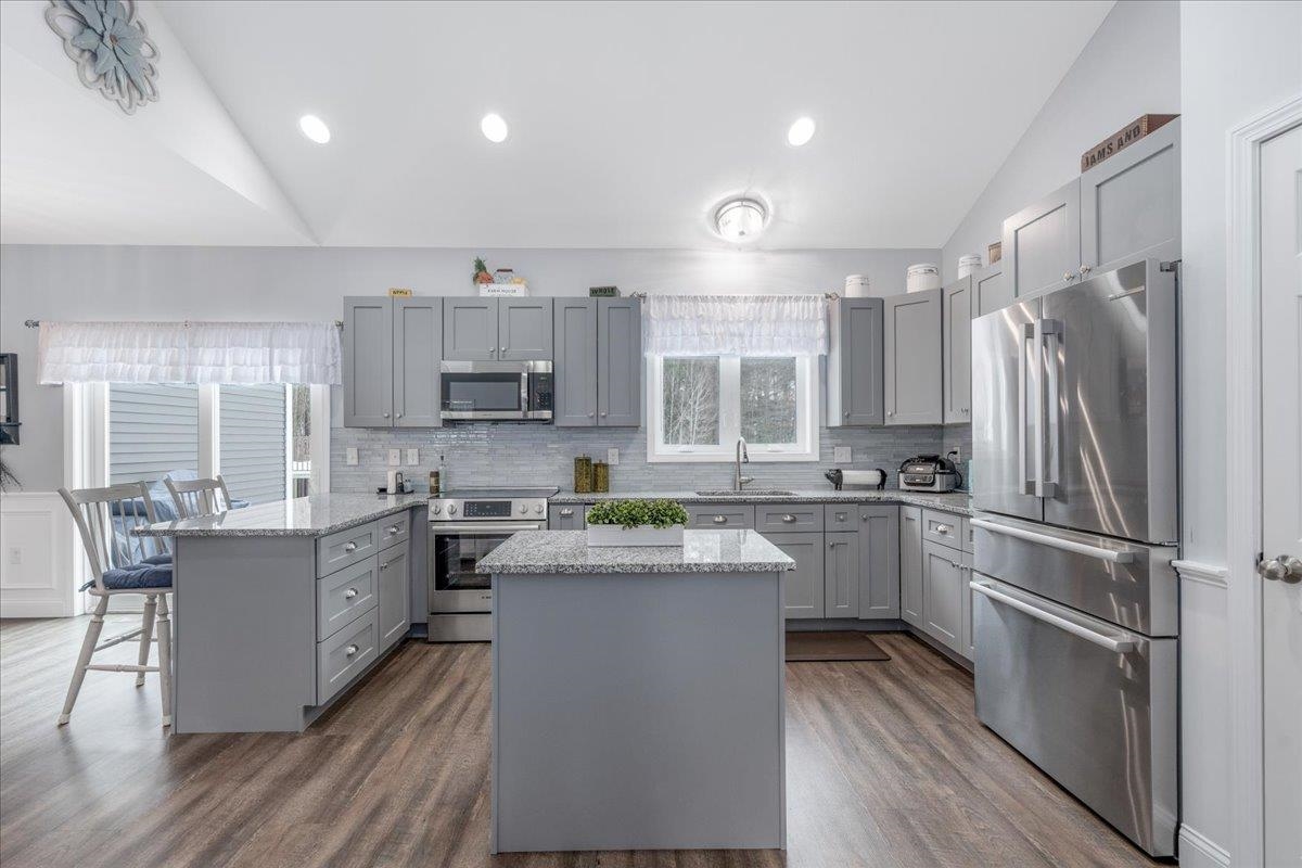 18 Memory Lane Loudon, NH 03307 - Photo 9 of 60