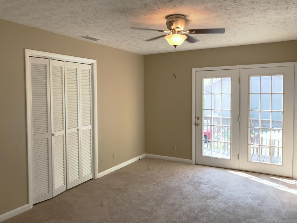 301 Hidden Acres Road Kingsport, TN 37664 - Photo 7 of 25 Master wBalcony lg closet