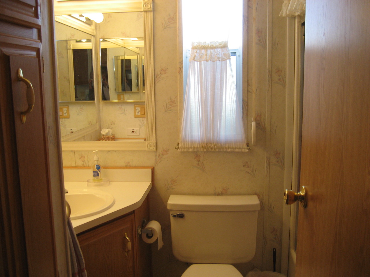 17200 West Bell Road, Unit 1191 Surprise, AZ 85374 - Photo 5 of 10 Bath Room