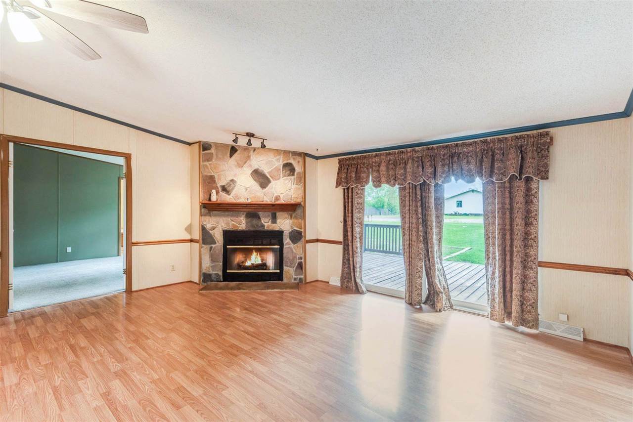 3484 East Pierson Road Flint, MI 48506 - Photo 4 of 20 50042843-3.JPG