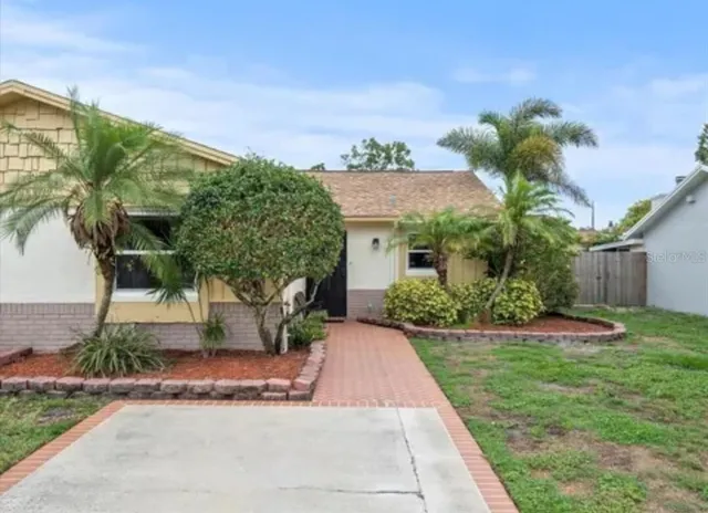 $2,000 | 5112 Letitia Court, Tampa, FL 33624