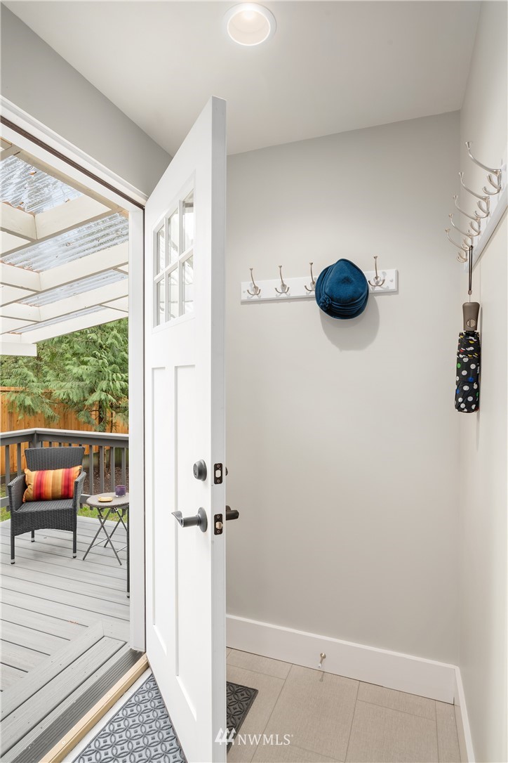 4519 Southwest Director Street Seattle, WA 98136 - Photo 13 of 34 Gallery Image 13