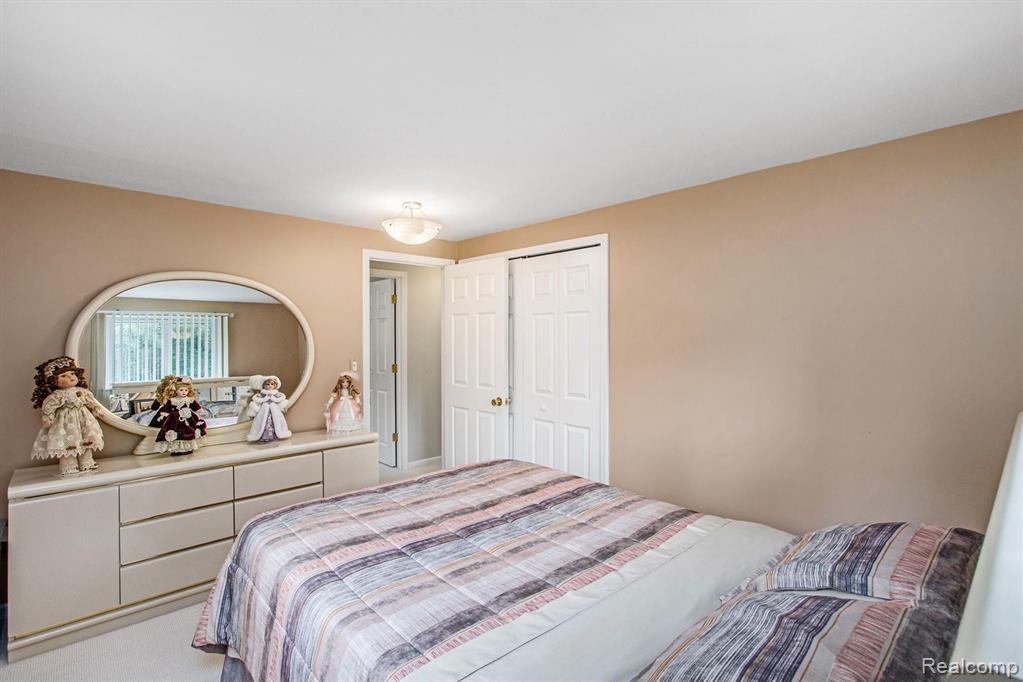3426 Hadden Road Rochester, MI 48306 - Photo 25 of 44