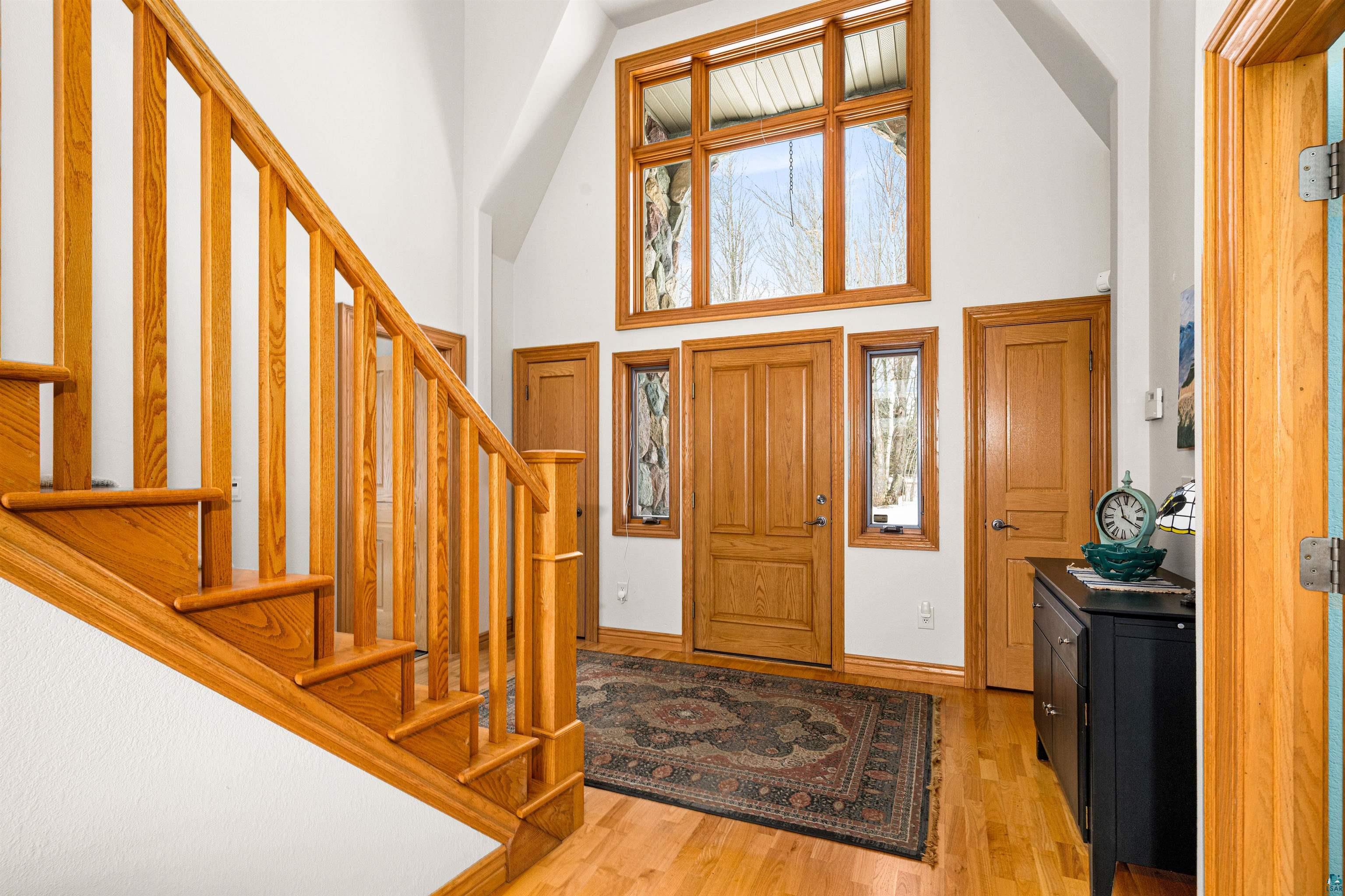 390 Crosby Road Cloquet, MN 55720 - Photo 3 of 41 Entrance Foyer