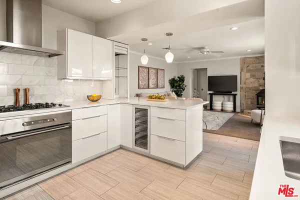 $1,395,000 | 5623 Beck Avenue, North Hollywood, CA 91601