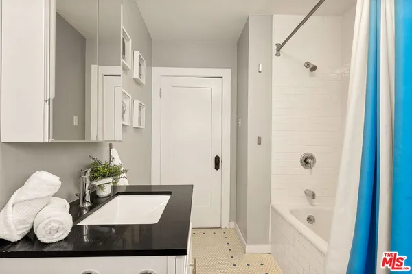 $1,395,000 | 5623 Beck Avenue, North Hollywood, CA 91601