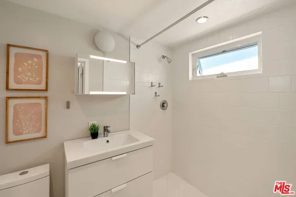 $1,395,000 | 5623 Beck Avenue, North Hollywood, CA 91601
