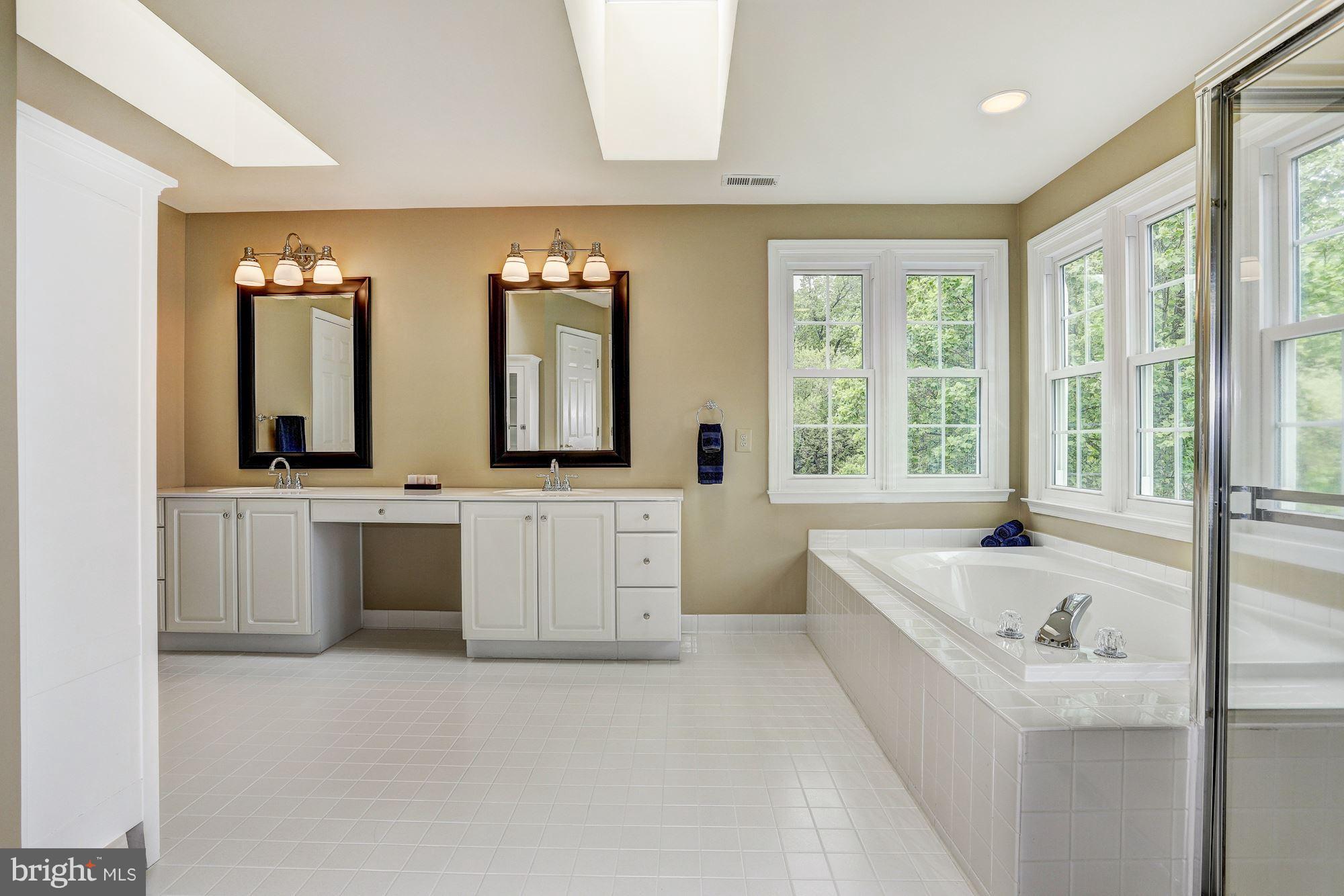4524 Rutherford Way Dayton, MD 21036 - Photo 15 of 30 Master Suite Bath