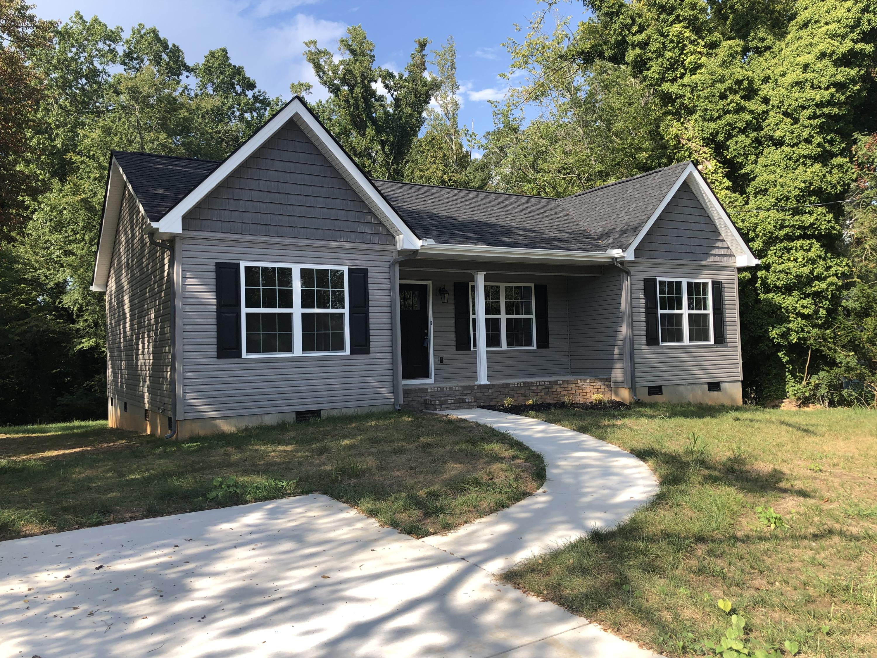 107 Euclid Place Oak Ridge, TN 37830 - Photo 1 of 17 29A27584-008B-427C-BF24-C977E6EACF8B
