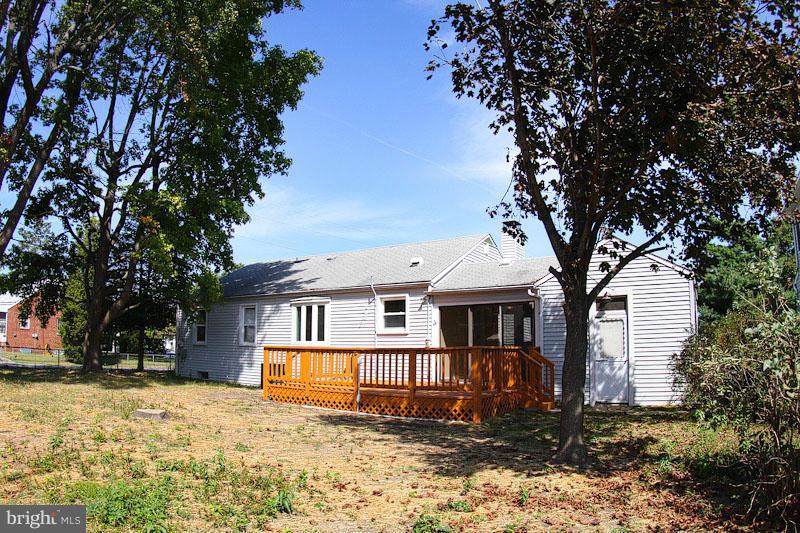 8472 Bedford Road Pasadena, MD 21122 - Photo 2 of 11 Exterior (Rear)