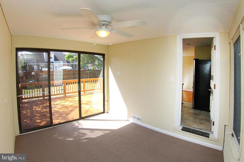 8472 Bedford Road Pasadena, MD 21122 - Photo 11 of 11 Florida Room / Breezeway