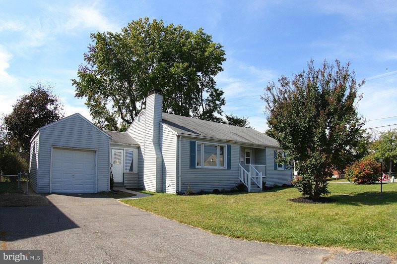 8472 Bedford Road Pasadena, MD 21122 - Photo 3 of 11 Exterior (Front)