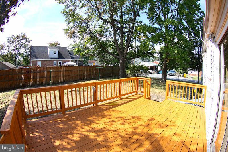 8472 Bedford Road Pasadena, MD 21122 - Photo 6 of 11 Exterior (Rear)