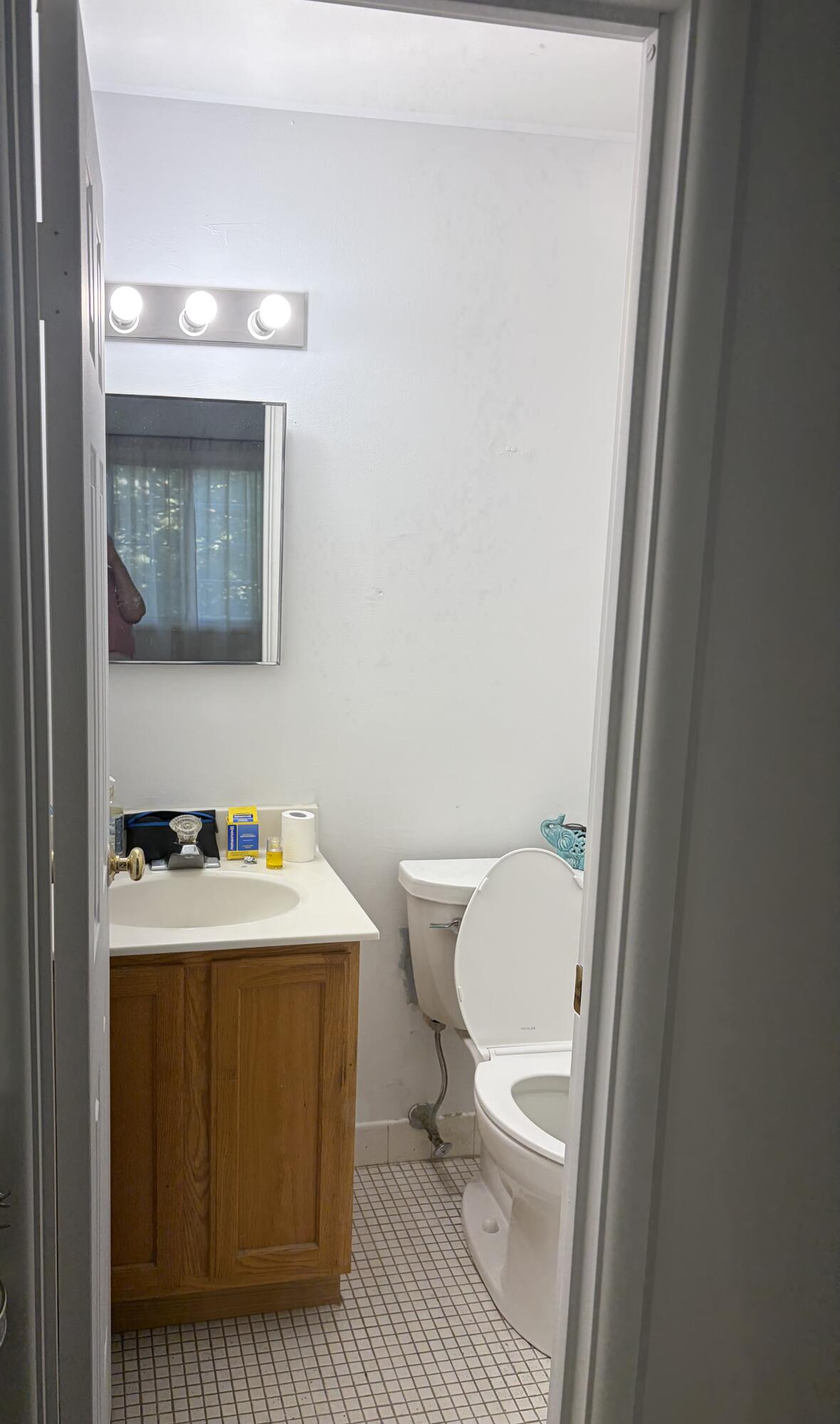139 Heidel Road, Unit 7 Thiensville, WI 53092 - Photo 18 of 23 half bath