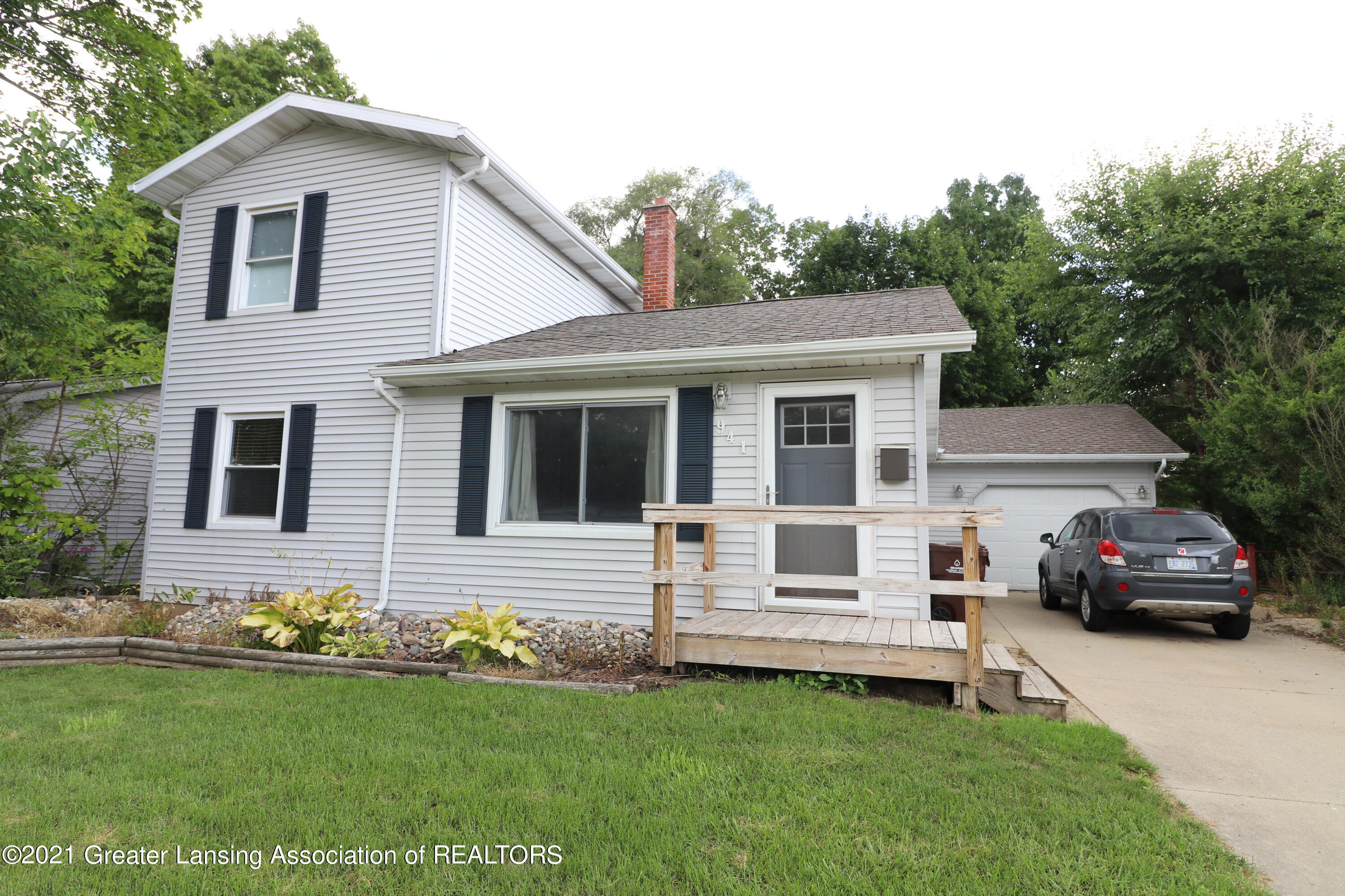 941 Riverside Drive Portland, MI 48875 - Photo 1 of 20 Front