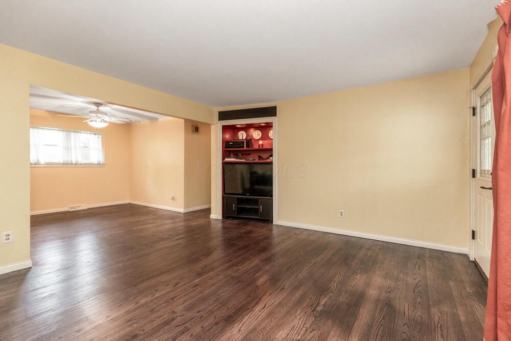 2882 Boving Road Southwest Lancaster, OH 43130 - Photo 5 of 23 1R6A3154