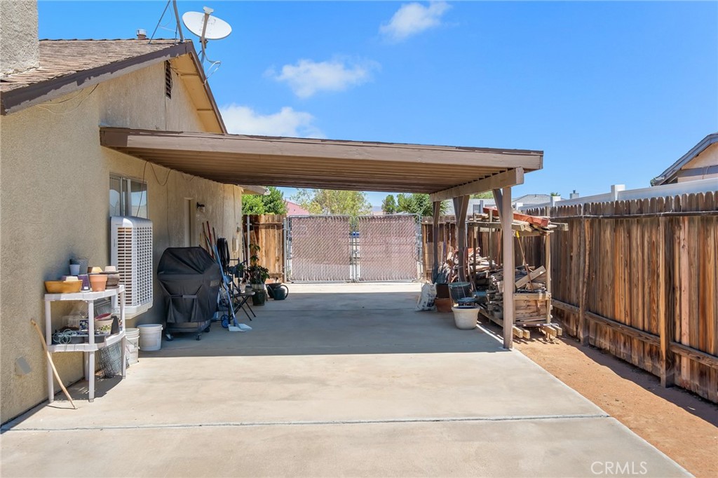 22117 Cholena Road Apple Valley, CA 92307 - Photo 30 of 33