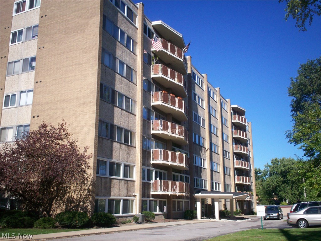 6640 Pearl Road, Unit 705 Cleveland, OH 44130 - Photo 2 of 9