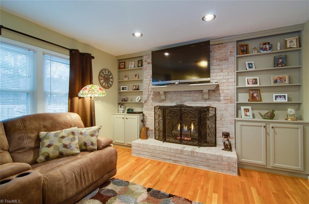 3909 Sandlewood Road High Point, NC 27265 - Photo 11 of 30 Gallery Image 11