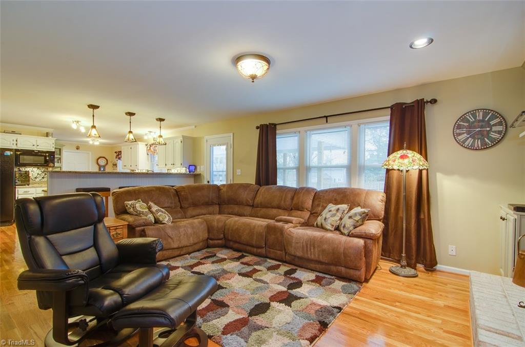 3909 Sandlewood Road High Point, NC 27265 - Photo 12 of 30 Gallery Image 12