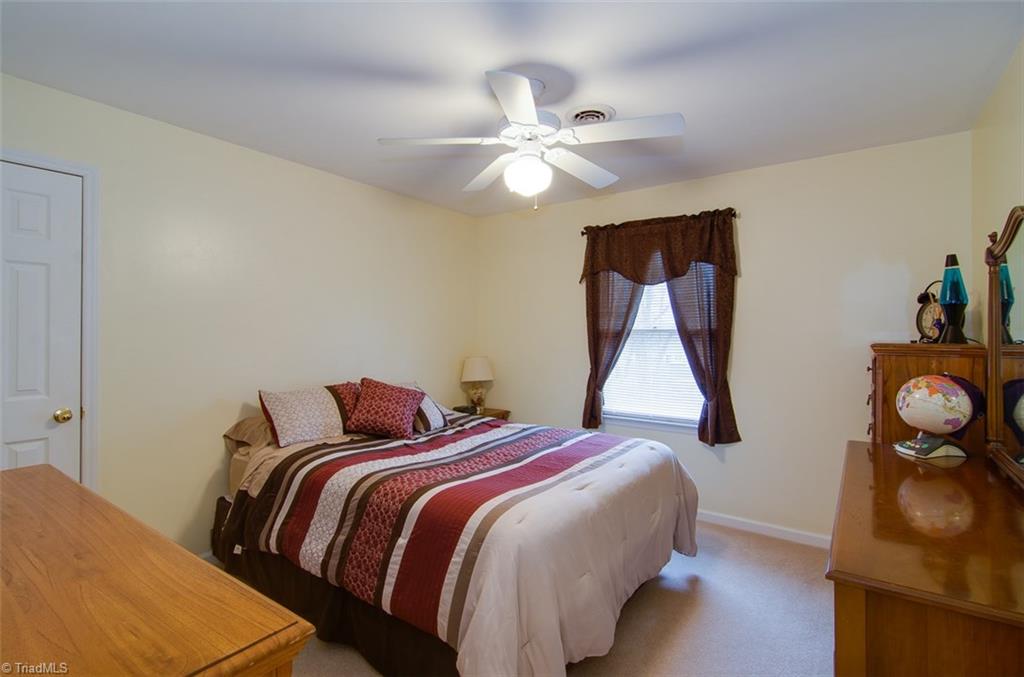 3909 Sandlewood Road High Point, NC 27265 - Photo 18 of 30 Gallery Image 18