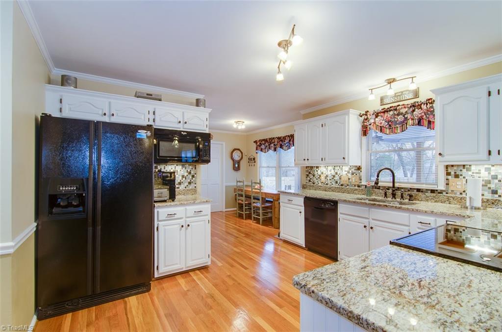 3909 Sandlewood Road High Point, NC 27265 - Photo 5 of 30 Gallery Image 5