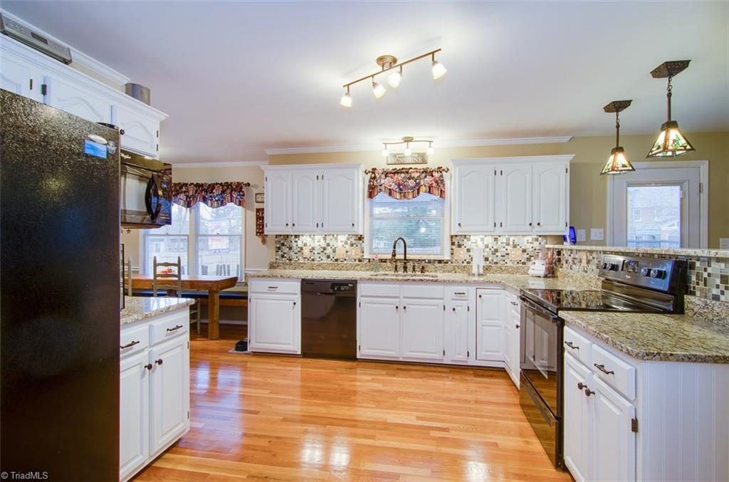 3909 Sandlewood Road High Point, NC 27265 - Photo 6 of 30 Gallery Image 6