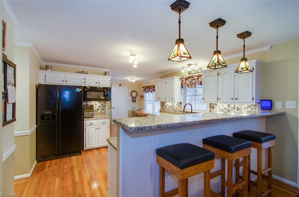 3909 Sandlewood Road High Point, NC 27265 - Photo 7 of 30 Gallery Image 7