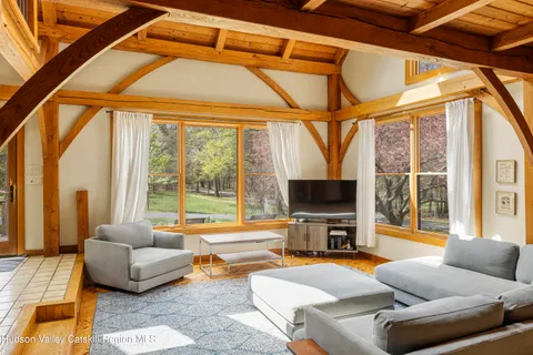 $1,195,000 | 115 Bellwood Lane, Saugerties, NY 12477
