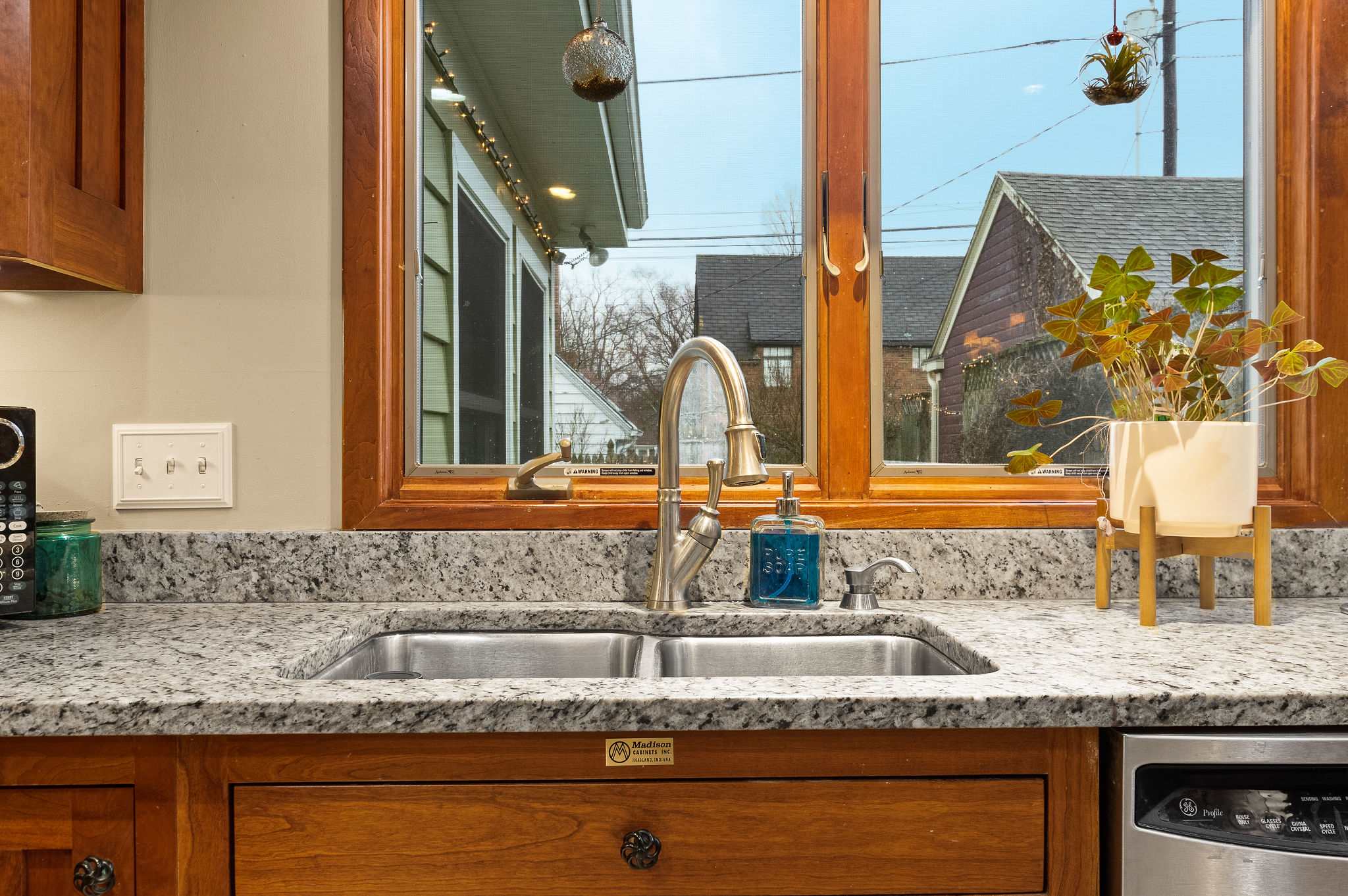 4625 Old Mill Road Fort Wayne, IN 46807 - Photo 11 of 34