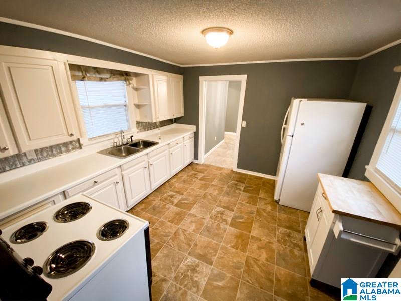 41 11th Street South Pell City, AL 35125 - Photo 3 of 34