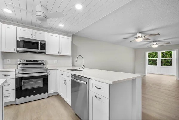 $2,000 | 2601 Northeast 3rd Street, Unit 3040, Boynton Beach, FL 33435